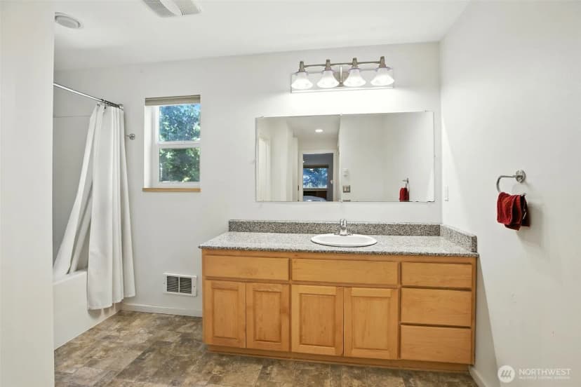 Property photo for 18872 Augusta Avenue Ne, Suquamish photo 13