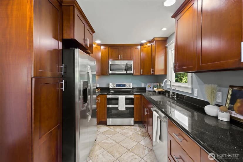 Property photo for 4525 10th Avenue S, Seattle photo 11
