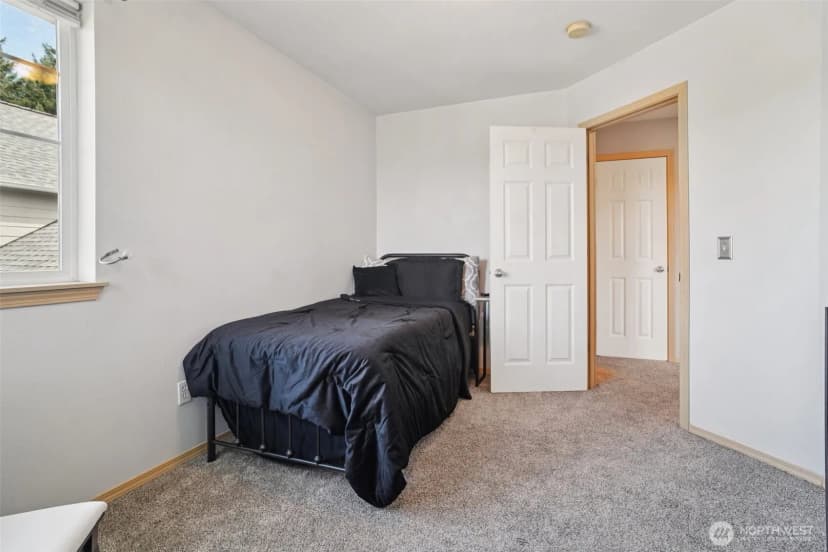 Property photo for 18923 Eastwood Avenue E, Puyallup photo 20