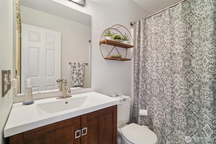Property photo for 18923 Eastwood Avenue E, Puyallup photo 11