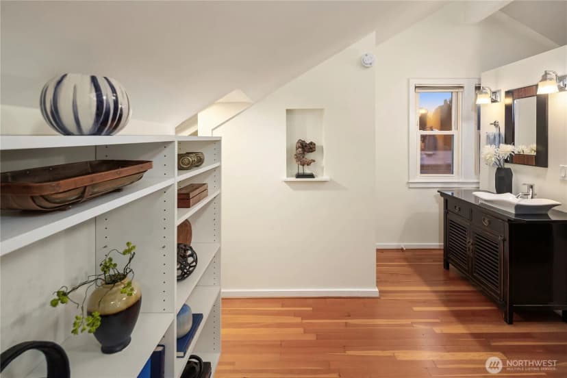 Property photo for 7215 W Green Lake Drive N, Seattle photo 10