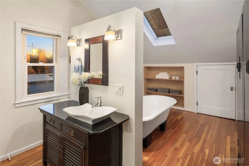 Property photo for 7215 W Green Lake Drive N, Seattle photo 9