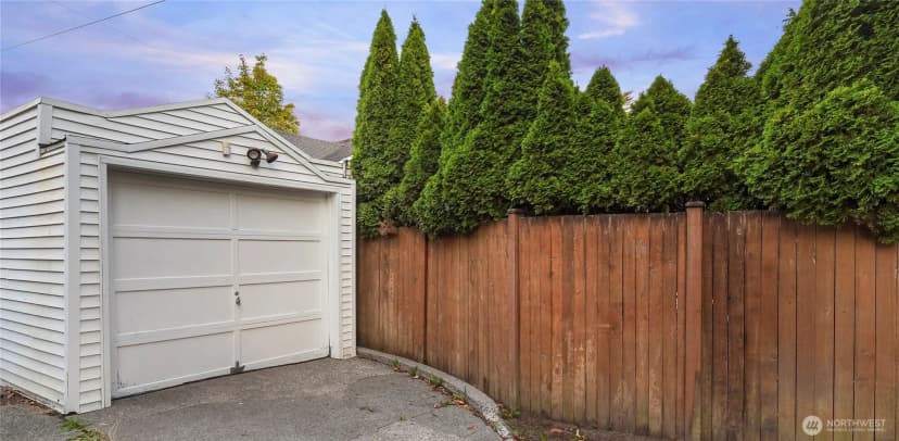 Property photo for 7215 W Green Lake Drive N, Seattle photo 22