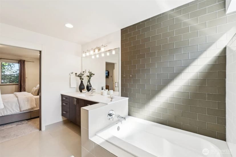 Property photo for 1612 N 46th Street, Seattle photo 15