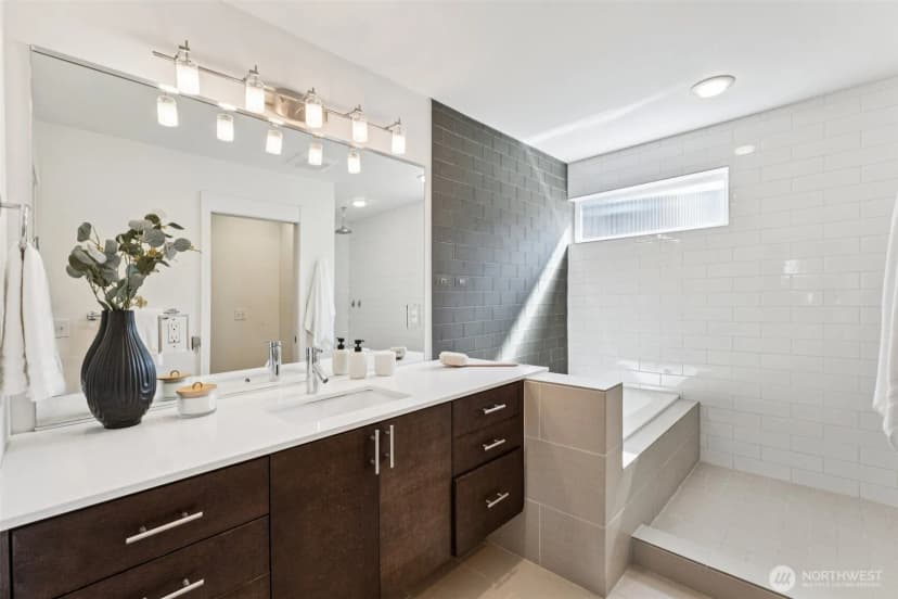 Property photo for 1612 N 46th Street, Seattle photo 13