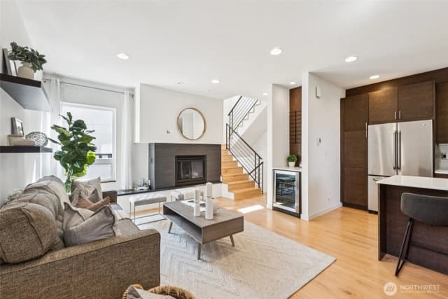 Property photo for 1612 N 46th Street, Seattle photo 4