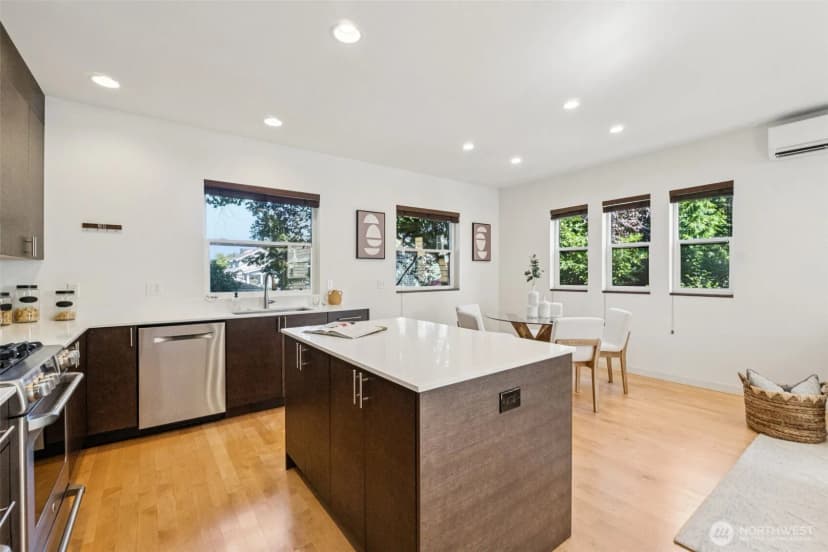Property photo for 1612 N 46th Street, Seattle photo 10