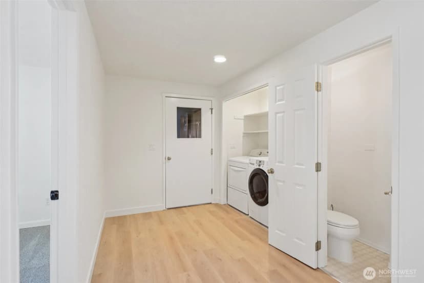 Property photo for 15335 81st Avenue Ne, Kenmore photo 14