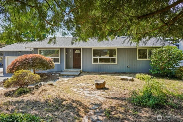 Property photo for 15335 81st Avenue Ne, Kenmore photo 2