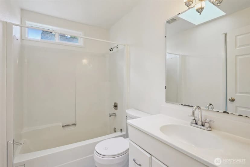Property photo for 15335 81st Avenue Ne, Kenmore photo 21