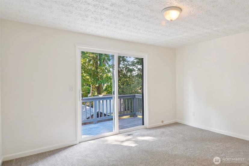 Property photo for 15335 81st Avenue Ne, Kenmore photo 23
