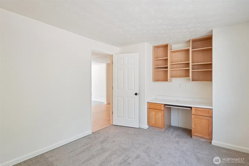 Property photo for 15335 81st Avenue Ne, Kenmore photo 13