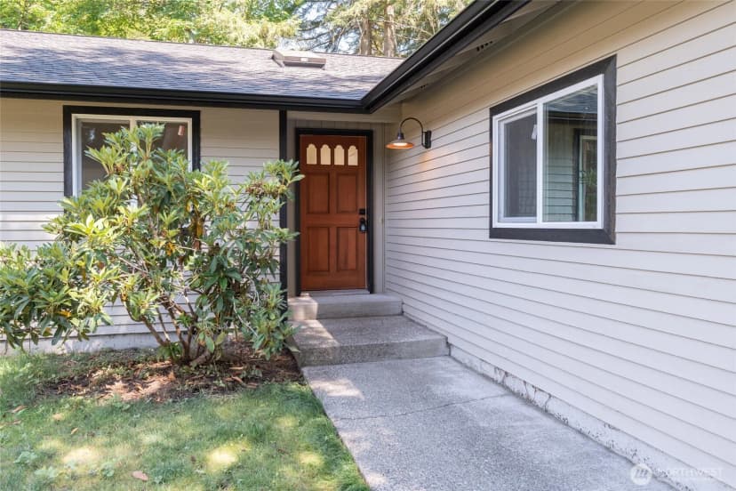 Property photo for 2506 19th Way Nw, Olympia photo 3