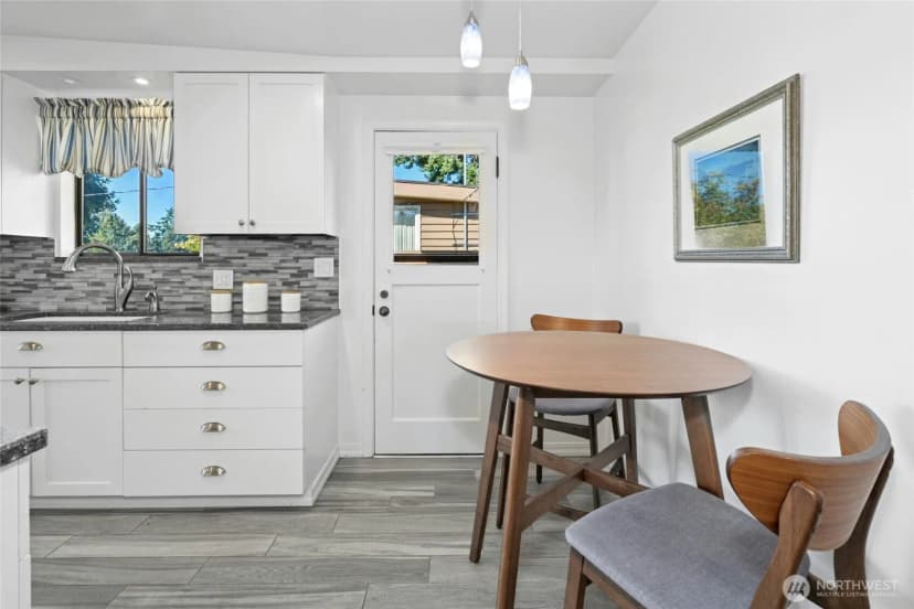 Property photo for 11988 Marine View Drive Sw, Burien photo 17