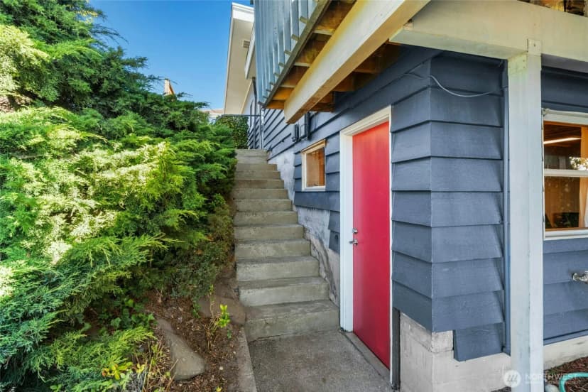 Property photo for 11988 Marine View Drive Sw, Burien photo 32