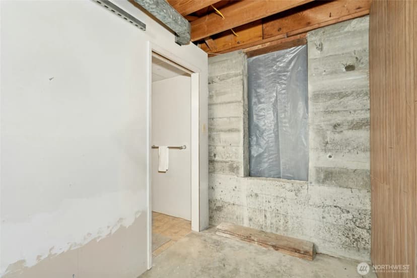 Property photo for 11988 Marine View Drive Sw, Burien photo 30