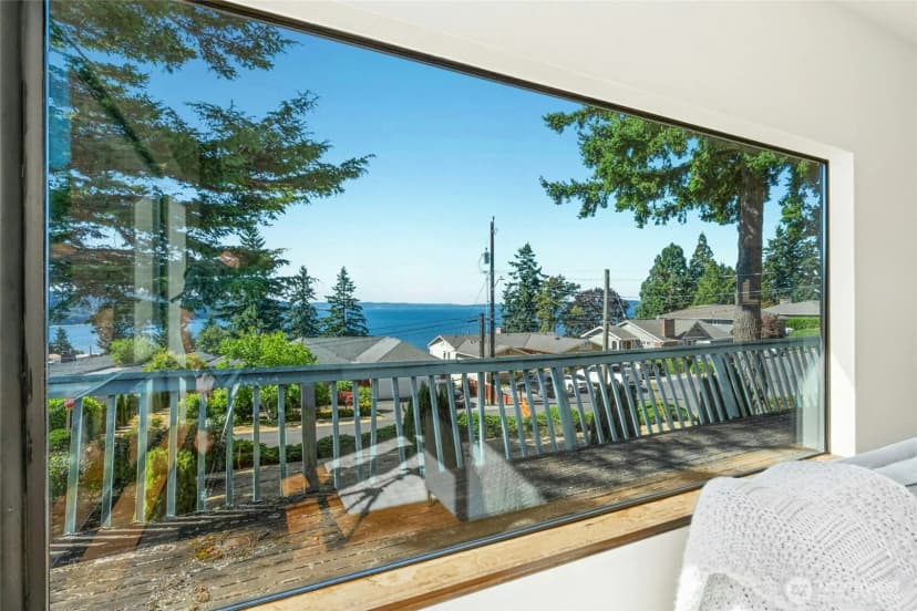 Property photo for 11988 Marine View Drive Sw, Burien photo 8