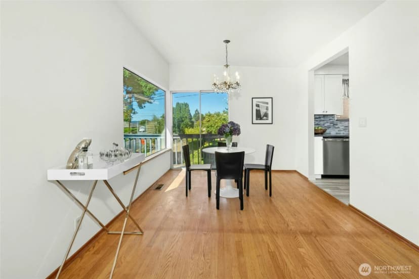 Property photo for 11988 Marine View Drive Sw, Burien photo 11