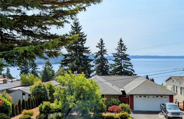 Property photo for 11988 Marine View Drive Sw, Burien photo 5