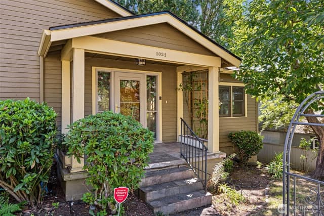 Property photo for 1021 Bigelow Avenue Ne, Olympia