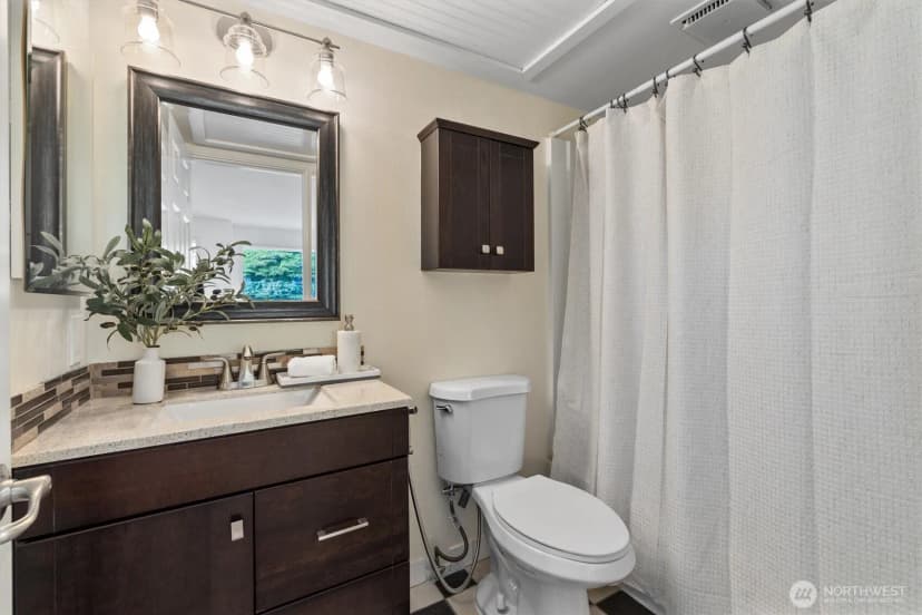 Property photo for 9132 Ne 143rd Place, Kirkland photo 19