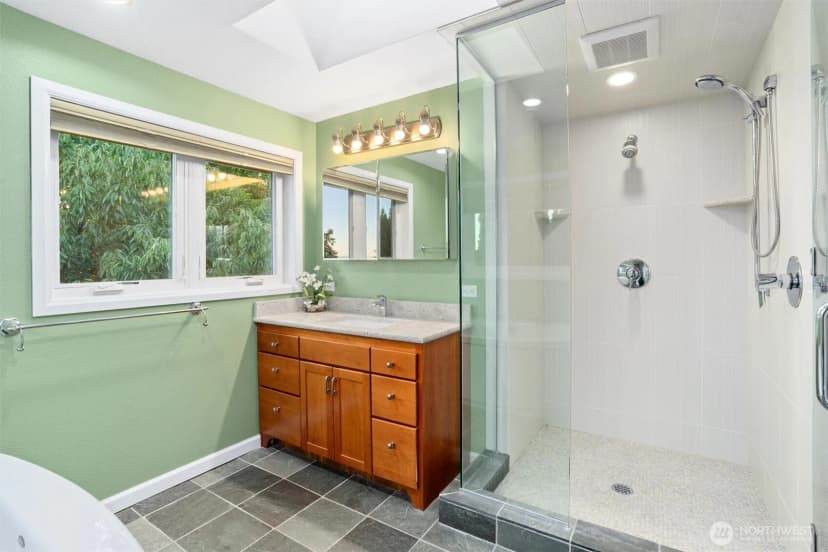 Property photo for 4411 Harbor Ridge Court Ne, Tacoma photo 24