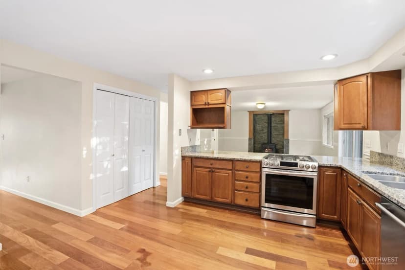 Property photo for 4411 Harbor Ridge Court Ne, Tacoma photo 10