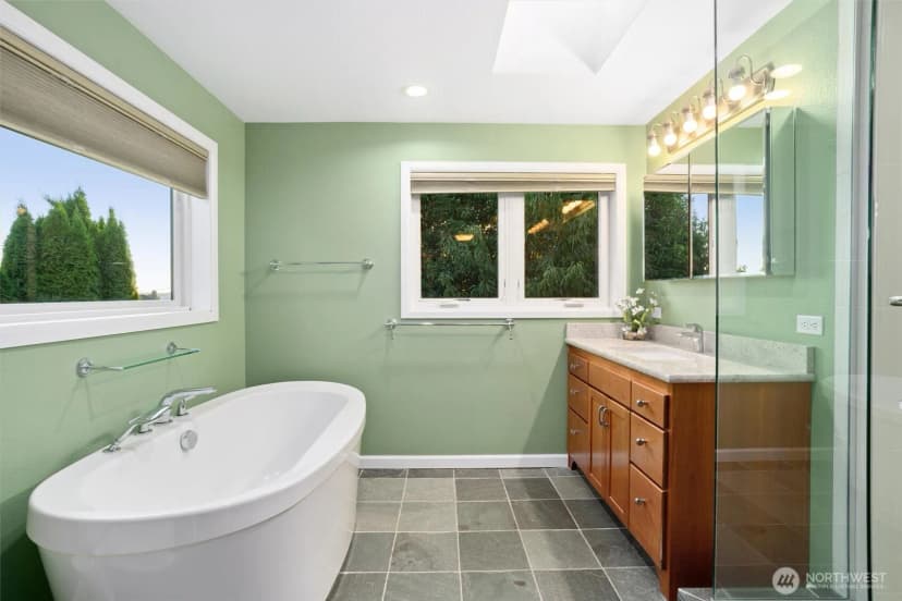 Property photo for 4411 Harbor Ridge Court Ne, Tacoma photo 22