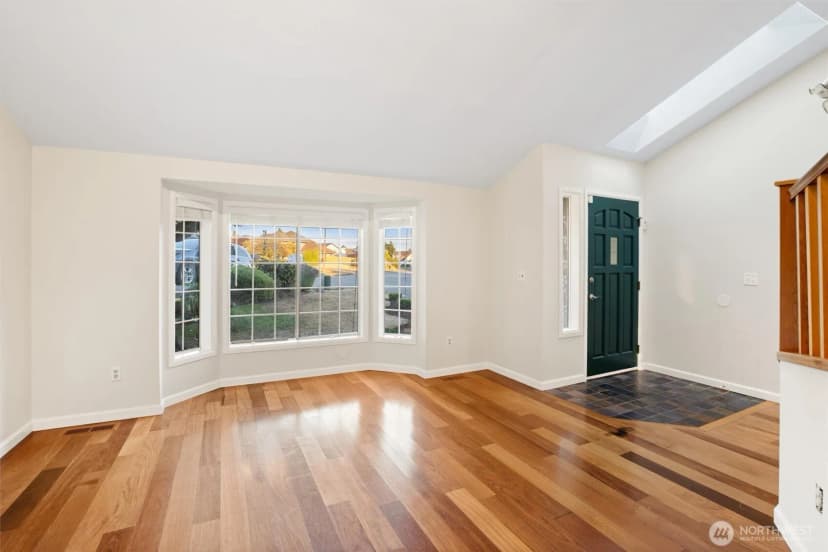 Property photo for 4411 Harbor Ridge Court Ne, Tacoma photo 5