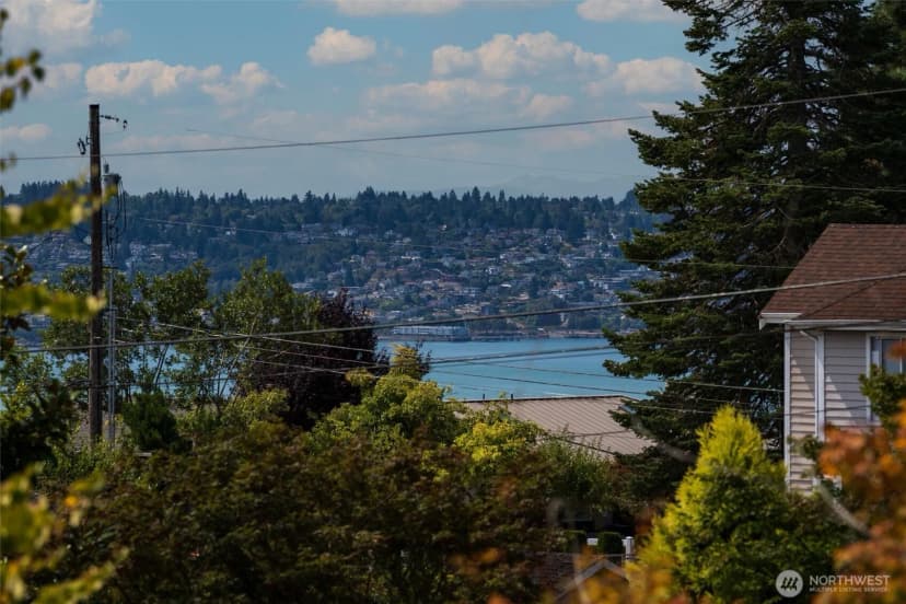 Property photo for 4411 Harbor Ridge Court Ne, Tacoma photo 23