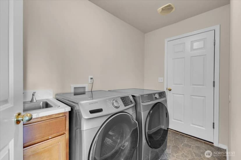 Property photo for 17329 34th Place W, Lynnwood photo 30