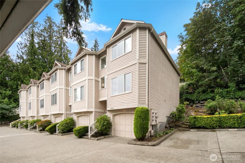 Property photo for 19649 15th Avenue Ne, Shoreline photo 28