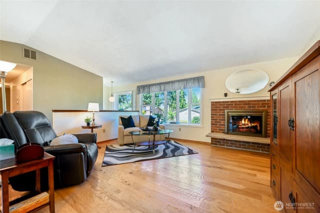 Property photo for 12631 Ne 111th Place, Kirkland photo 5