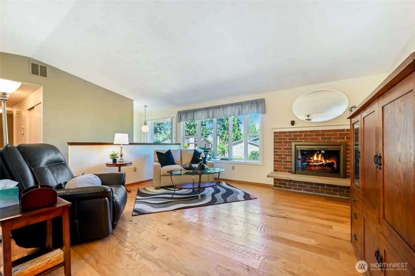 Property photo for 12631 Ne 111th Place, Kirkland photo 5