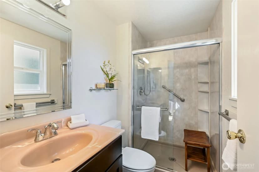 Property photo for 12631 Ne 111th Place, Kirkland photo 16