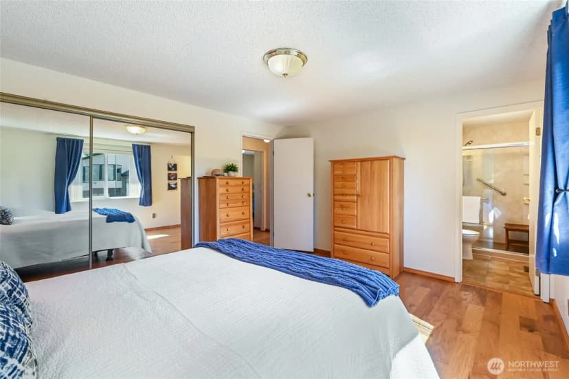 Property photo for 12631 Ne 111th Place, Kirkland photo 15