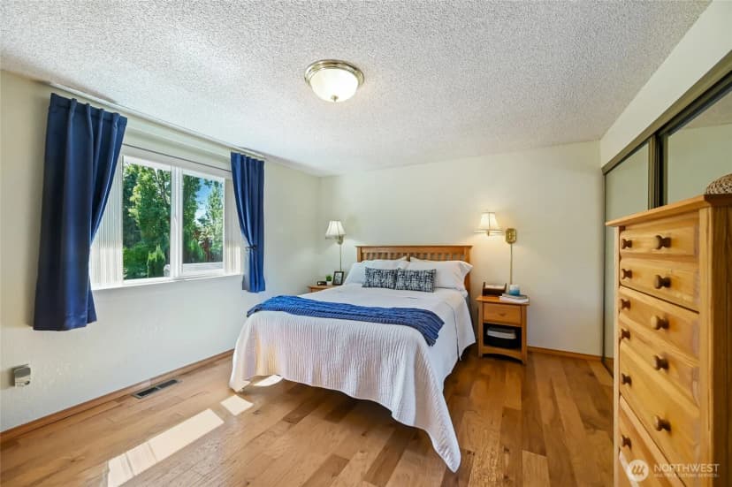 Property photo for 12631 Ne 111th Place, Kirkland photo 13
