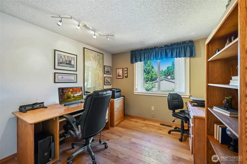 Property photo for 12631 Ne 111th Place, Kirkland photo 18