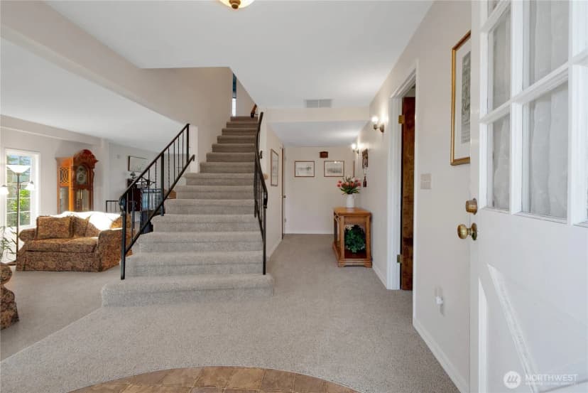 Property photo for 7725 91st Avenue Sw, Lakewood photo 5