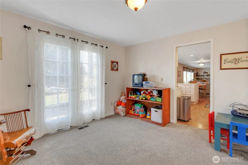 Property photo for 7725 91st Avenue Sw, Lakewood photo 9