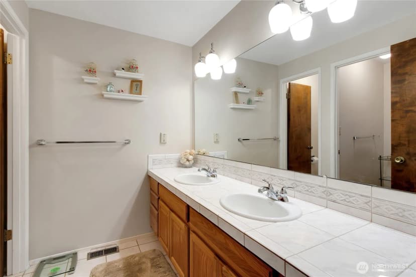 Property photo for 7725 91st Avenue Sw, Lakewood photo 26