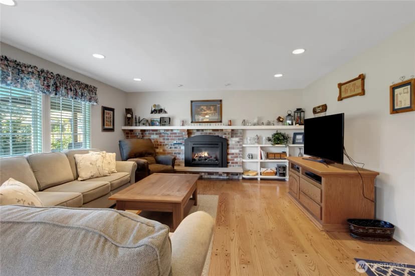Property photo for 7725 91st Avenue Sw, Lakewood photo 18