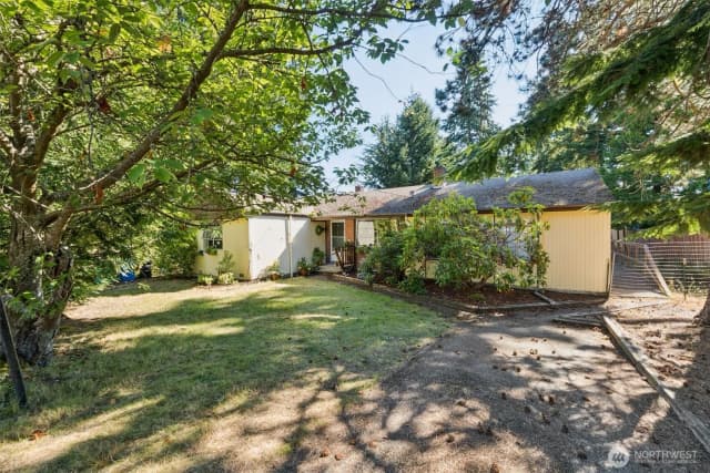 Property photo for 14810 Corliss Avenue N, Shoreline photo 3