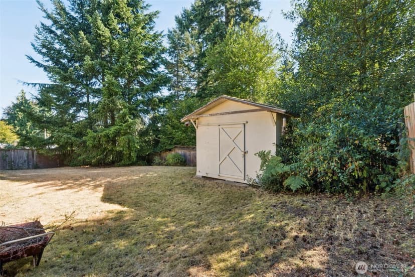 Property photo for 14810 Corliss Avenue N, Shoreline photo 35