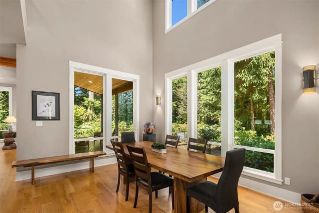 Property photo for 10235 Upper Preston Road Se, Issaquah photo 3