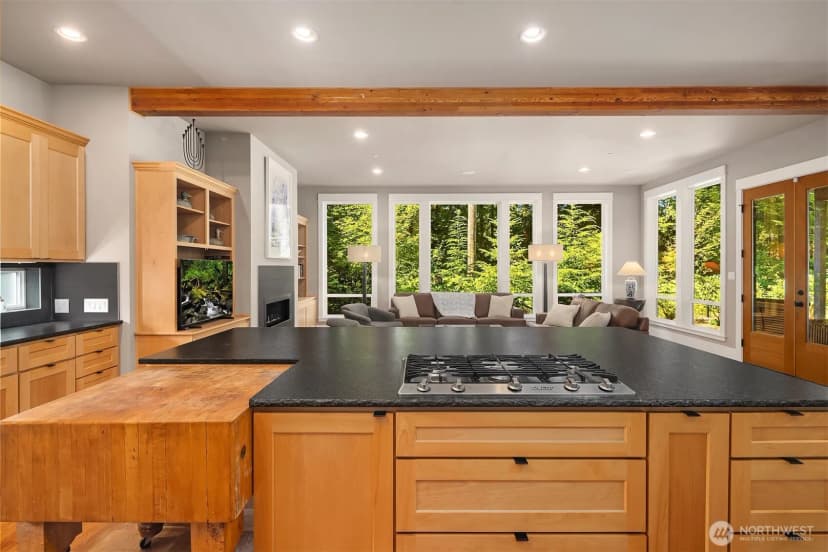 Property photo for 10235 Upper Preston Road Se, Issaquah photo 16