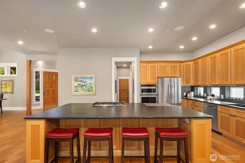 Property photo for 10235 Upper Preston Road Se, Issaquah photo 17