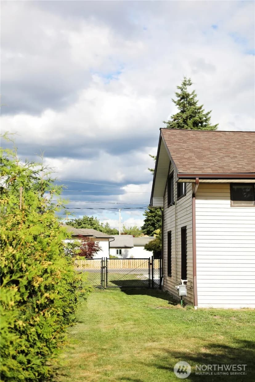Property photo for 181 S 2nd St, Buckley photo 29