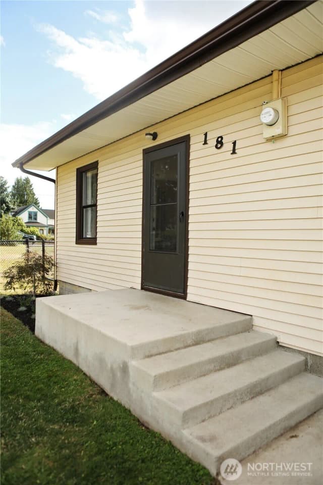Property photo for 181 S 2nd St, Buckley photo 4