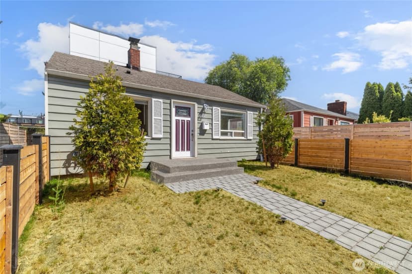 Property photo for 9226 21st Avenue Sw, Seattle photo 2